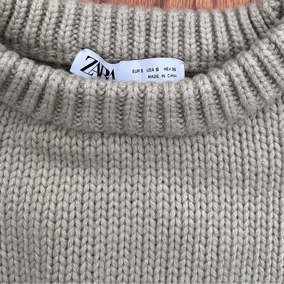 Zara Crew Neck Knit Sweater - Picture 4 of 4